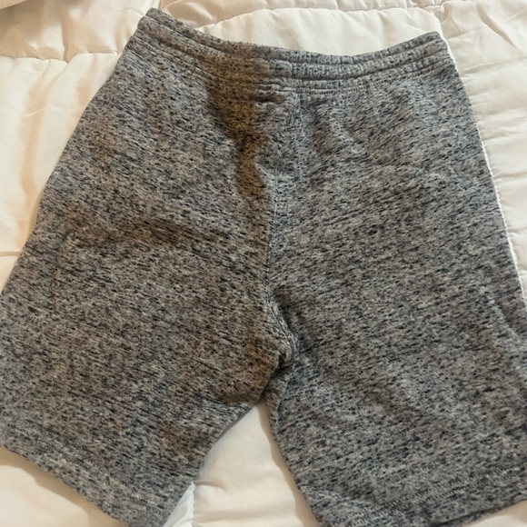 Boys sweat shorts EUC - Picture 4 of 4